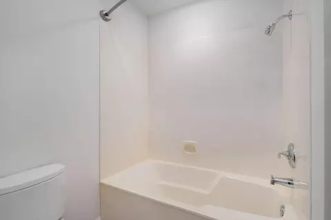 Bath - 5261 S Applecross Way, Springfield, MO 65809 photo 11 of 13