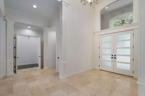 Entry Way - 5261 S Applecross Way, Springfield, MO 65809 photo 4 of 6