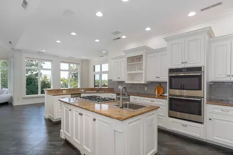 Kitchen - 5261 S Applecross Way, Springfield, MO 65809 photo 1 of 8