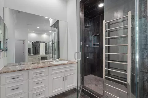 Bath - 5261 S Applecross Way, Springfield, MO 65809 photo 3 of 13