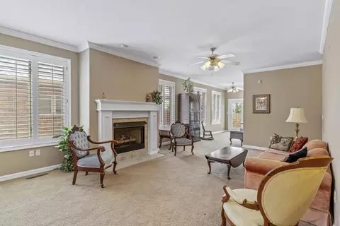 Living - 3140 E Mimosa #D, Springfield, MO 65804 photo 3 of 5