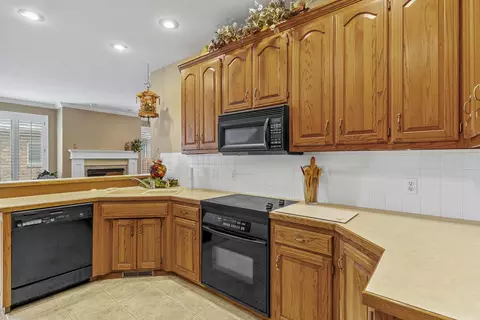 Kitchen - 3140 E Mimosa #D, Springfield, MO 65804 photo 5 of 5