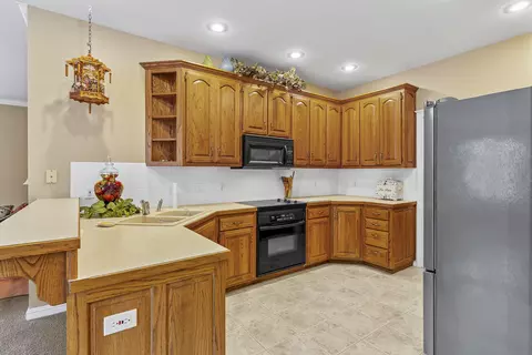Kitchen - 3140 E Mimosa #D, Springfield, MO 65804 photo 3 of 5