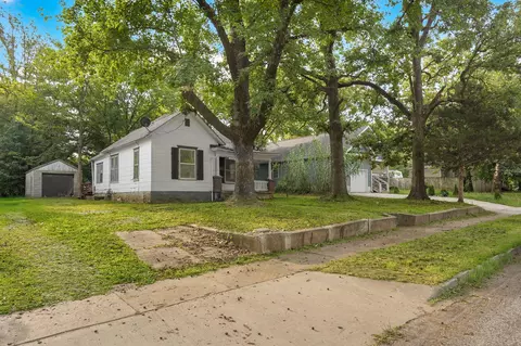 Exterior - 2116 N Campbell Ave, Springfield, MO 65803 photo 1 of 5