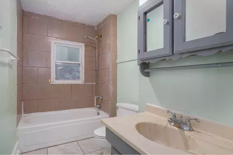 Bath - 2116 N Campbell Ave, Springfield, MO 65803 photo 1 of 1