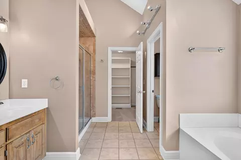 Entry Way - 986 W Sycamore St, Springfield, MO 65810 photo 3 of 4