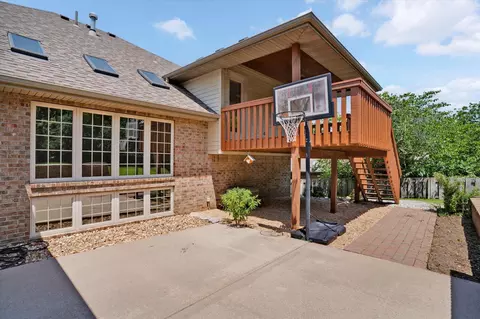 Exterior - 986 W Sycamore St, Springfield, MO 65810 photo 9 of 12