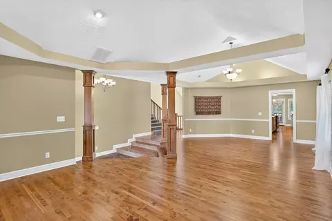 Living - 986 W Sycamore St, Springfield, MO 65810 photo 3 of 8