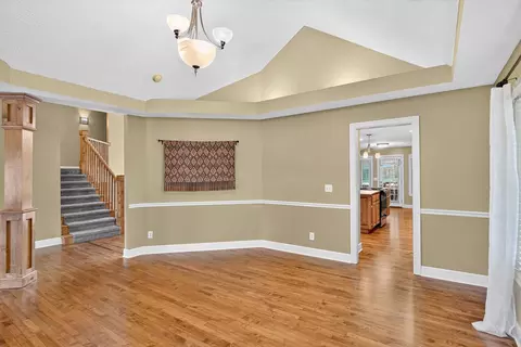 Living - 986 W Sycamore St, Springfield, MO 65810 photo 4 of 8