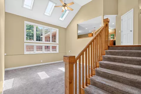 Living - 986 W Sycamore St, Springfield, MO 65810 photo 6 of 8