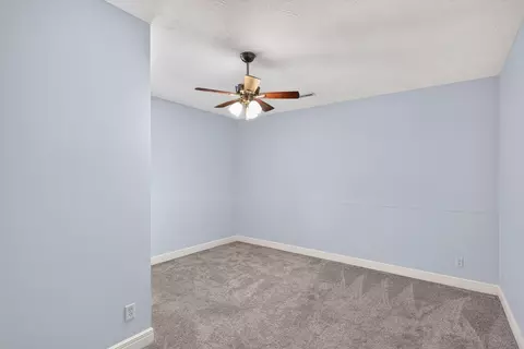 Bedroom - 986 W Sycamore St, Springfield, MO 65810 photo 7 of 9
