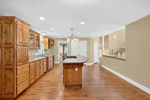 Kitchen - 986 W Sycamore St, Springfield, MO 65810 photo 4 of 4