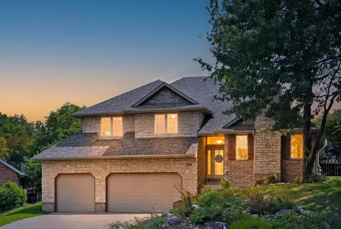 Exterior - 986 W Sycamore St, Springfield, MO 65810 photo 3 of 12