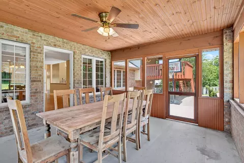 Exterior - 986 W Sycamore St, Springfield, MO 65810 photo 5 of 12