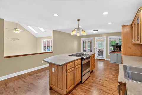 Kitchen - 986 W Sycamore St, Springfield, MO 65810 photo 1 of 4
