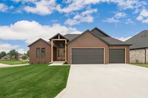 Exterior - 5048 E Swale Ct, Springfield, MO 65802 photo 2 of 8