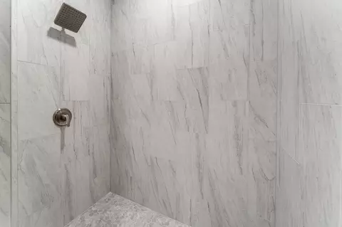 Bath - 5048 E Swale Ct, Springfield, MO 65802 photo 4 of 6