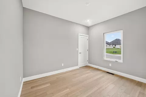 Bedroom - 5048 E Swale Ct, Springfield, MO 65802 photo 9 of 10