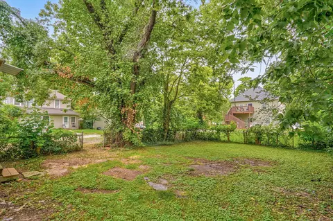 Exterior - 521 W Harrison St, Springfield, MO 65806 photo 5 of 10