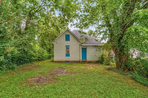Exterior - 521 W Harrison St, Springfield, MO 65806 photo 6 of 10