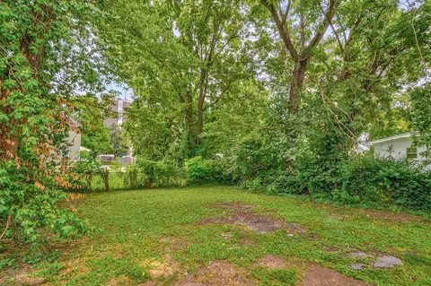 Exterior - 521 W Harrison St, Springfield, MO 65806 photo 7 of 10