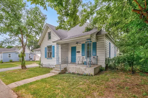 Exterior - 521 W Harrison St, Springfield, MO 65806 photo 2 of 10