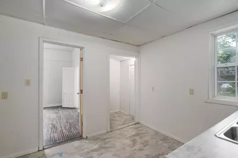Entry Way - 521 W Harrison St, Springfield, MO 65806 photo 1 of 1
