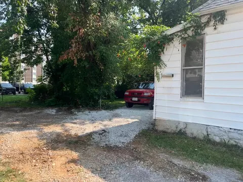 Exterior - 521 W Harrison St, Springfield, MO 65806 photo 8 of 10