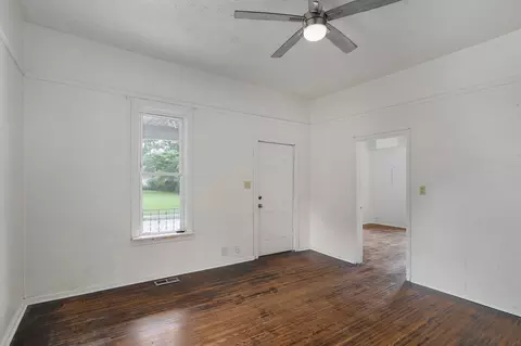 Living - 521 W Harrison St, Springfield, MO 65806 photo 2 of 3