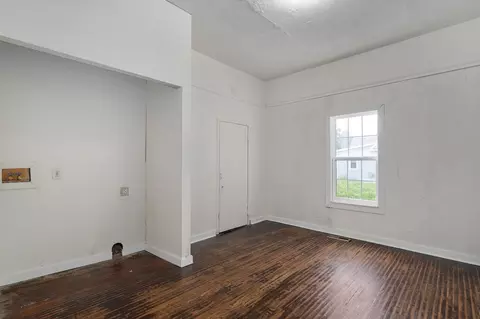 Bedroom - 521 W Harrison St, Springfield, MO 65806 photo 3 of 4