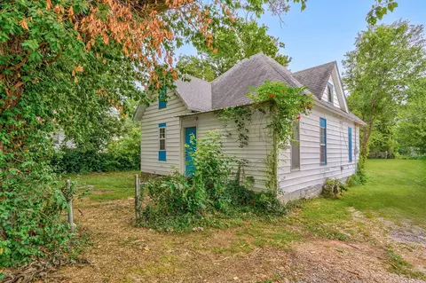 Exterior - 521 W Harrison St, Springfield, MO 65806 photo 4 of 10