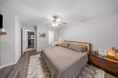 Bedroom - 1147 E Cambridge St, Springfield, MO 65807 photo 2 of 5
