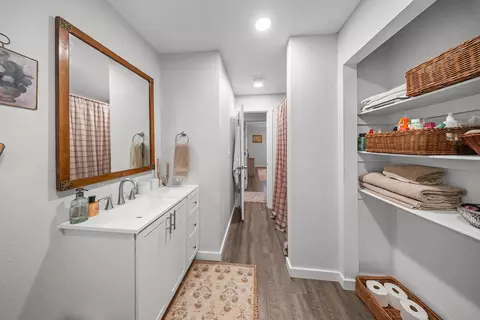Bath - 1147 E Cambridge St, Springfield, MO 65807 photo 3 of 3