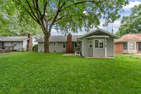 Exterior - 1147 E Cambridge St, Springfield, MO 65807 photo 9 of 10