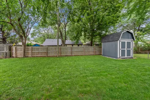Exterior - 1147 E Cambridge St, Springfield, MO 65807 photo 6 of 10