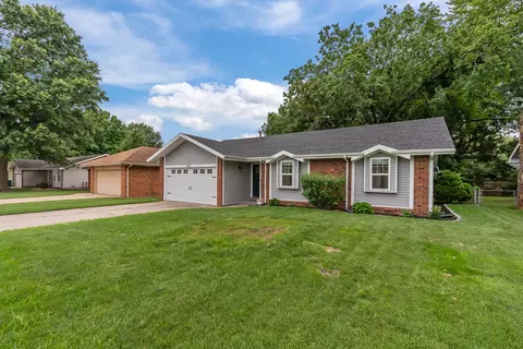 Exterior - 1147 E Cambridge St, Springfield, MO 65807 photo 2 of 10