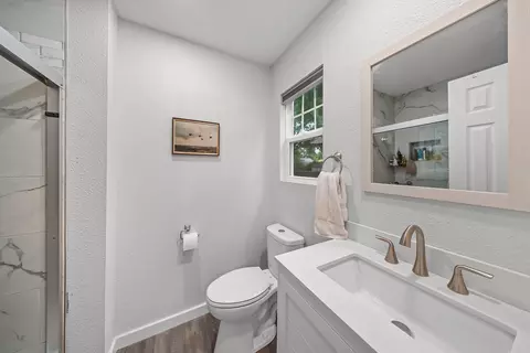 Bath - 1147 E Cambridge St, Springfield, MO 65807 photo 1 of 3