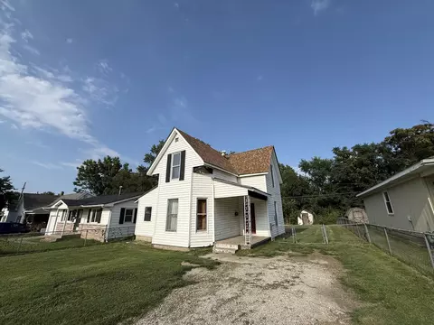 Exterior - 2336 N Ramsey Ave, Springfield, MO 65803 photo 2 of 3