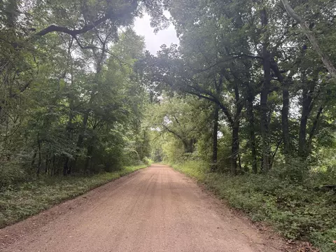 000 Paulson Dr, Edwards, MO 65326 photo 2