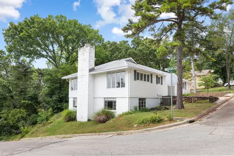 Exterior - 711 S 6th St, Branson, MO 65616 photo 4 of 8