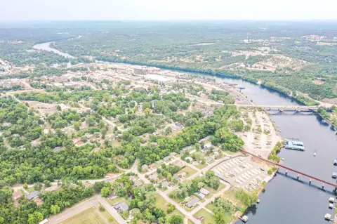 View/Area - 711 S 6th St, Branson, MO 65616 photo 7 of 9
