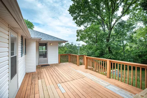 Exterior - 711 S 6th St, Branson, MO 65616 photo 6 of 8