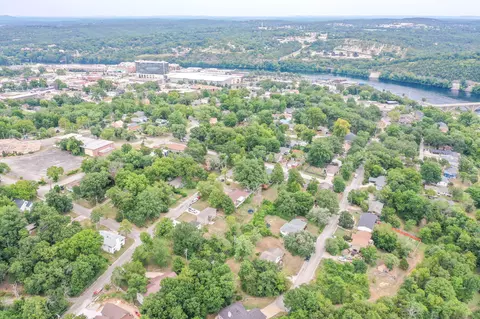 View/Area - 711 S 6th St, Branson, MO 65616 photo 5 of 9