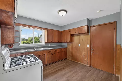 Kitchen - 1910 W Scott St, Springfield, MO 65802 photo 5 of 5
