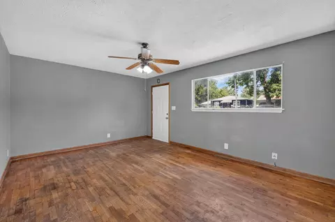 Living - 1910 W Scott St, Springfield, MO 65802 photo 4 of 5