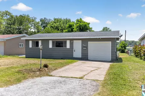 Exterior - 1910 W Scott St, Springfield, MO 65802 photo 3 of 5