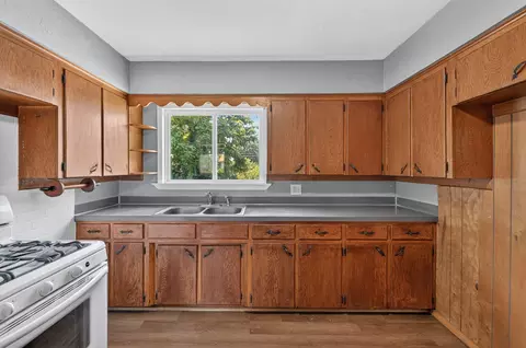 Kitchen - 1910 W Scott St, Springfield, MO 65802 photo 1 of 5