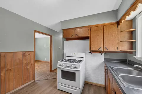 Kitchen - 1910 W Scott St, Springfield, MO 65802 photo 3 of 5