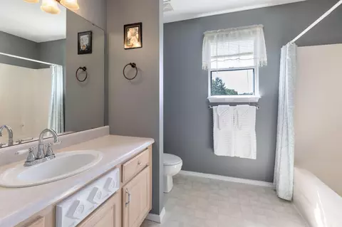 Bath - 115 Stacy St, Branson, MO 65616 photo 1 of 3
