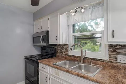 Kitchen - 2619 E Division St, Springfield, MO 65803 photo 2 of 2